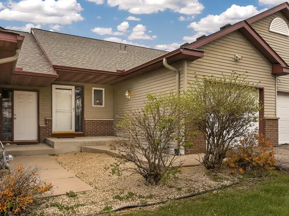 718 10th St SW, Pine Island, MN 55963