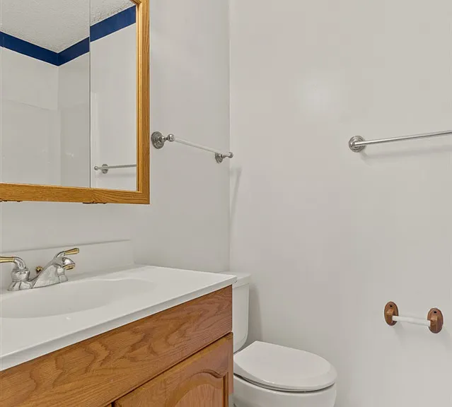 2372 Gregory Dr — Photo 23