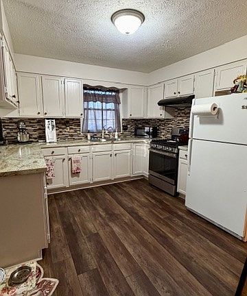 5th image of 504 S Chicago St