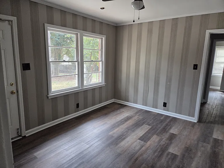 356 Victoria Dr — Photo 12