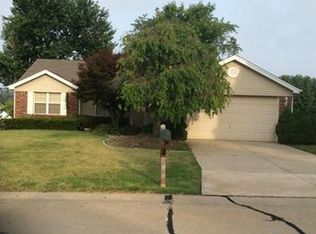 320 Clarkson Park Dr, Saint Charles, MO 63303
