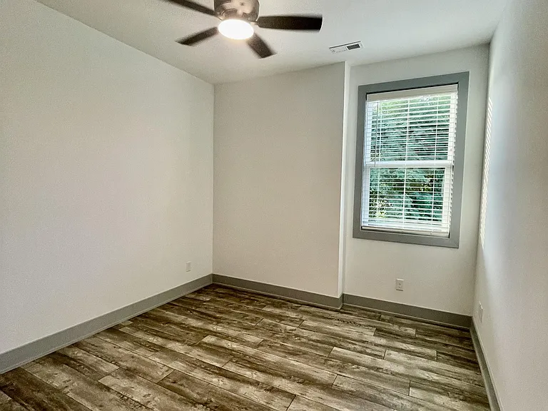 420 Breezewood Dr #107 — Photo 18