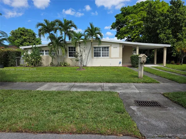 10721 SW 43rd Ln, Miami, FL 33165