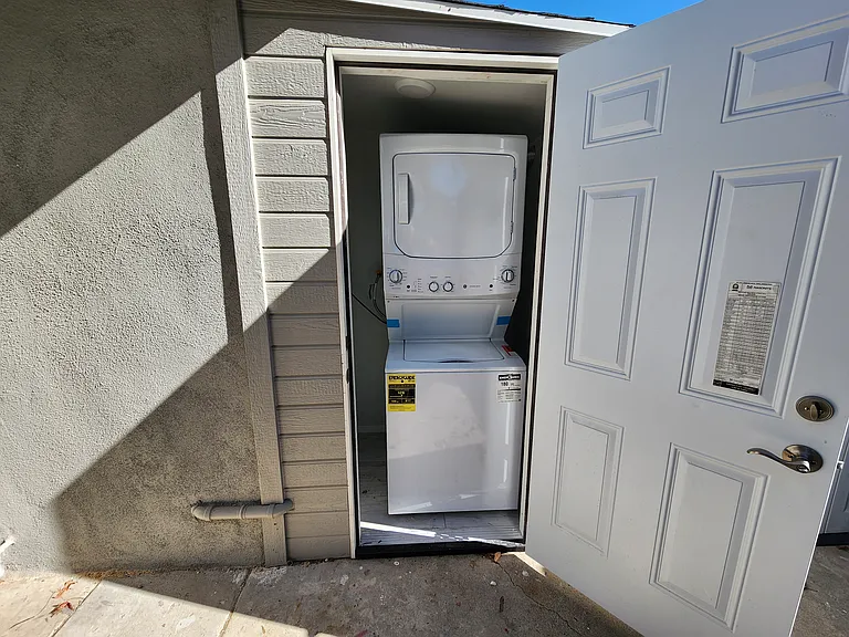 7758 Zelzah Ave — Photo 13