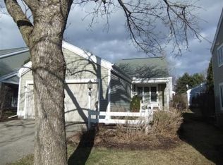 30 Oak Creek Trl, Madison, WI 53717