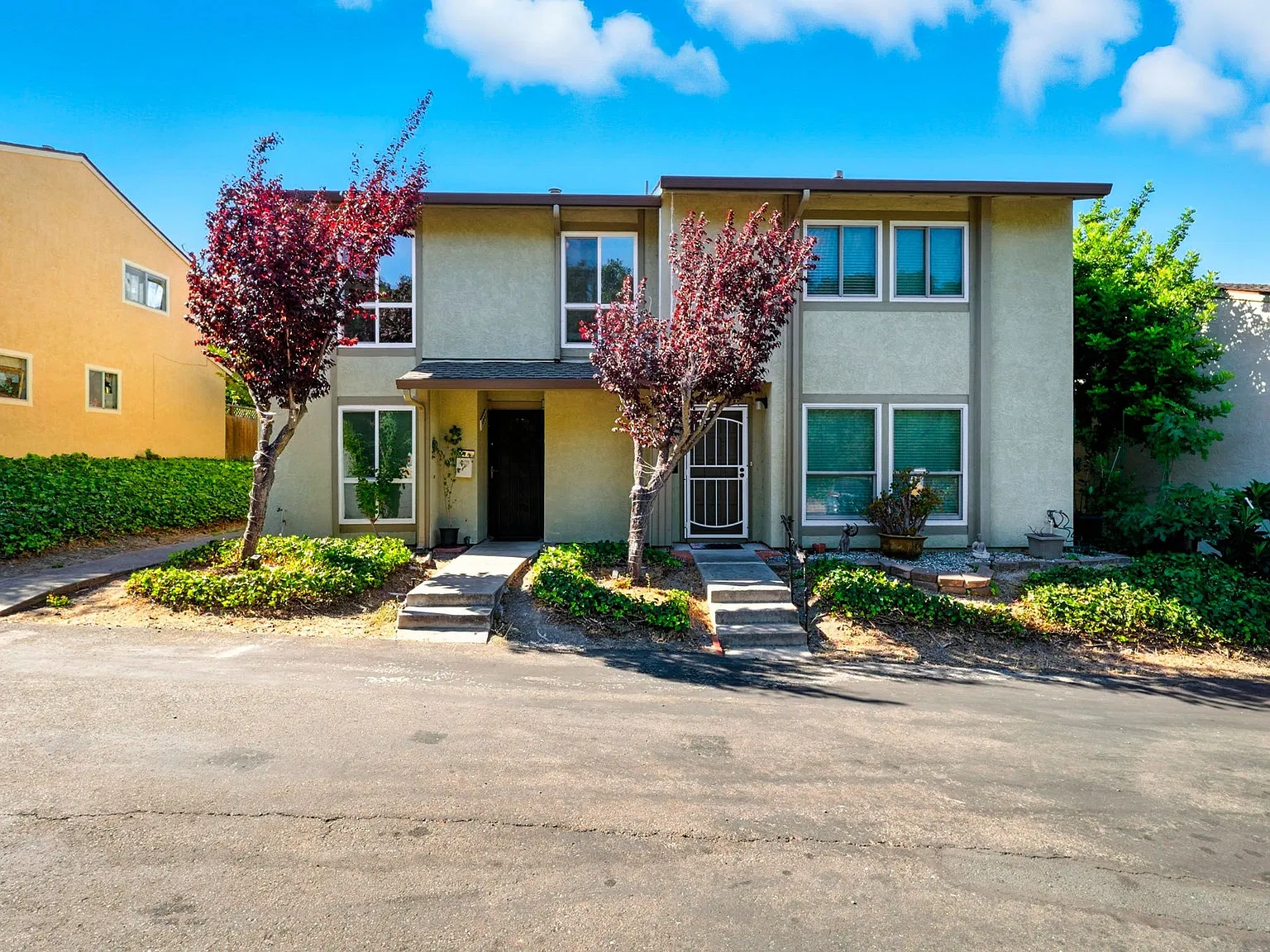 1880 Tesoro Ct — Photo 1