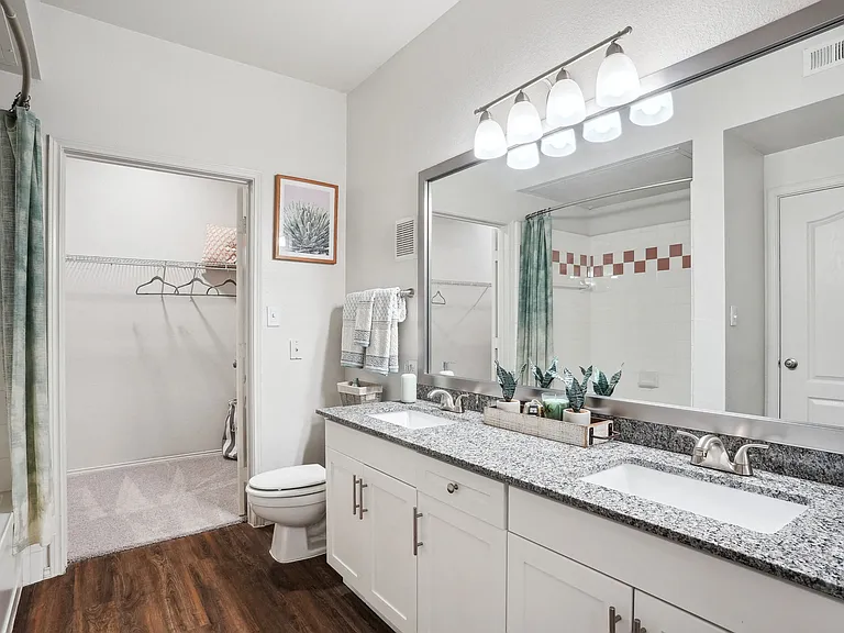 La Ventura Apartments, Plano, TX