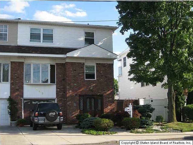 1st image of 592 Barlow Ave