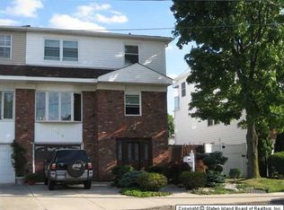 592 Barlow Ave, Staten Island, NY 10312