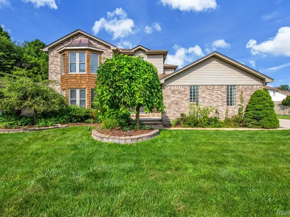 46535 Springhill Dr, Shelby Township, MI 48317