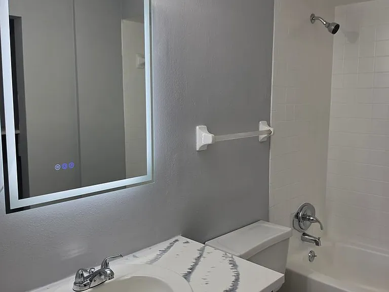 2526 S Oak Ave — Photo 12
