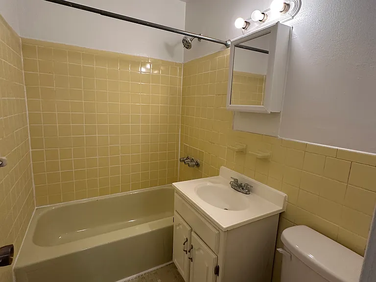 9420 Albert Rd #3H — Photo 4