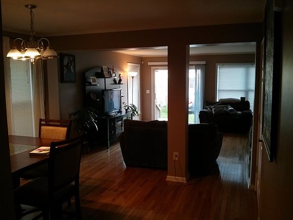 3rd image of 271 Ashmore Ave