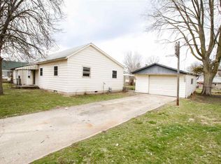 1206 7th St, Lincoln, IL 62656