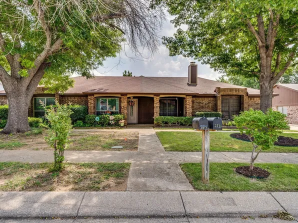 3016 Hilltop Dr, Euless, TX 76039