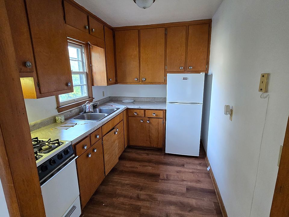 1st image of 266 Orchard Dr #2