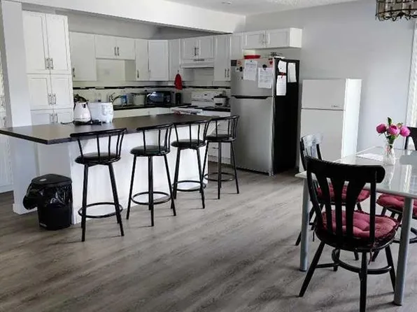 2457 E 22a St NW, Calgary, AB T2M 3X8