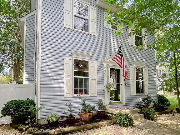 3rd image of 19137 Lake Dr