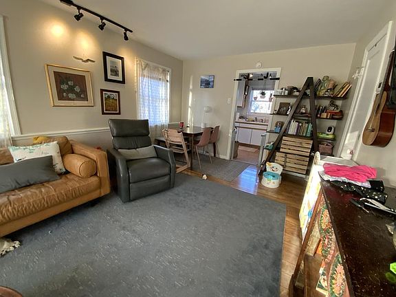 3rd image of 2314 Fairview Ter