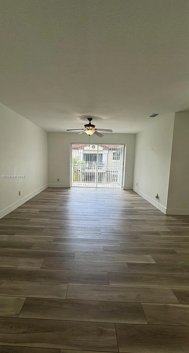 2 bed, 1037 sqft, $2,200 — Photo 3