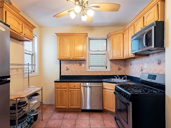 5th image of 196 Fairview Ave Floor 1