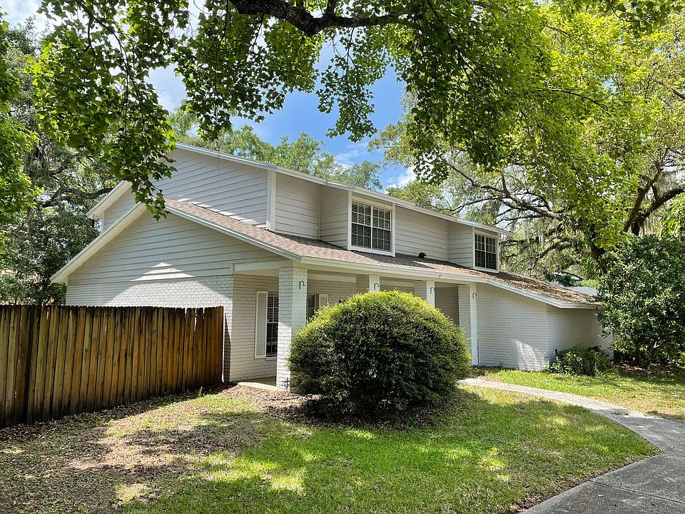 1st image of 14904 Lake Forest Dr