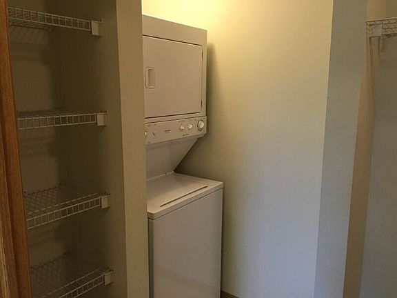 5th image of 302 Prairie Heights Dr APT 109