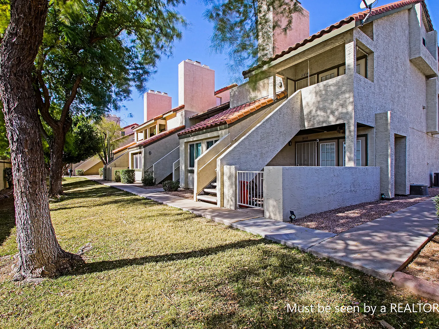 2 bed, 981 sqft, $1,695 — Photo 1