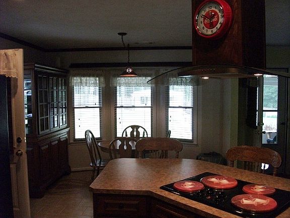 4th image of 301 Lee Road 2041