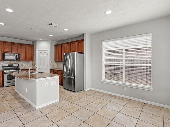 4th image of 19534 Country Canyon Dr