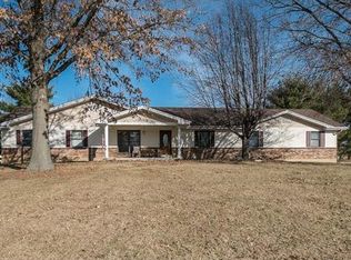 402 Waterway Dr, Saint Charles, MO