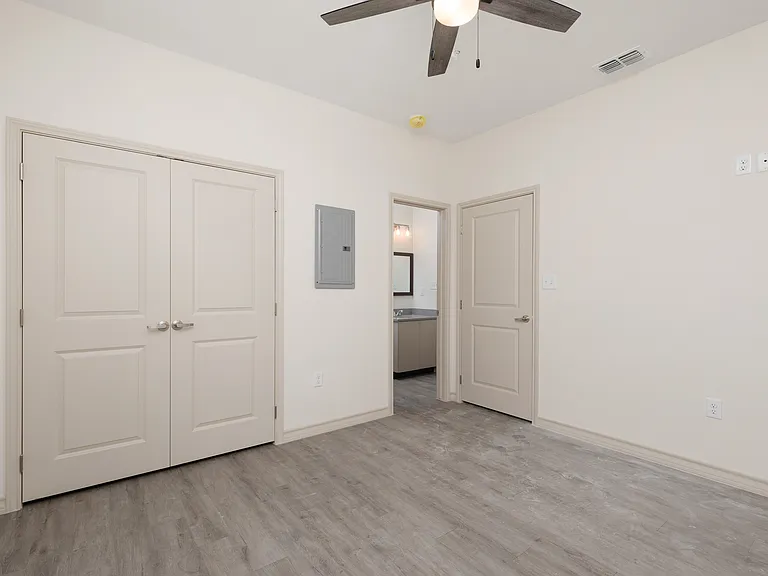 2107 Village Center Dr #24 — Photo 11