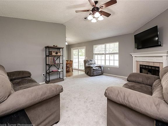5th image of 4434 W Cheyenne Dr