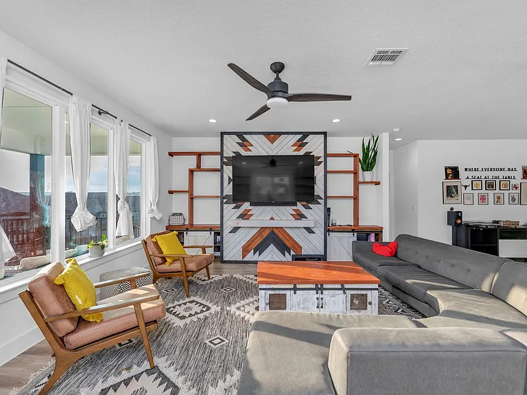 16512 Fetching Ave — Photo 8