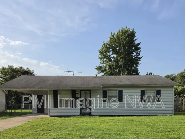 825 Mayfair Ln, Blytheville, AR 72315