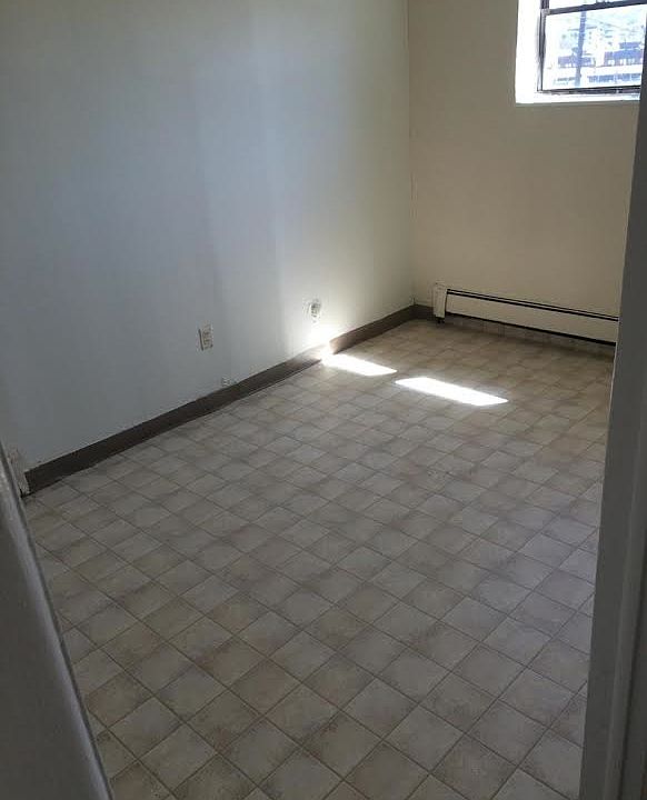 2nd image of 289 Essex St APT 3