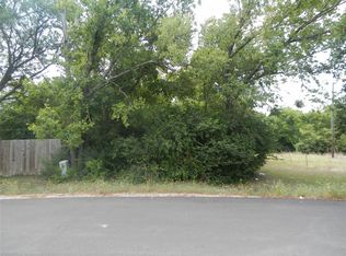 100 Graham St, Waxahachie, TX 75165