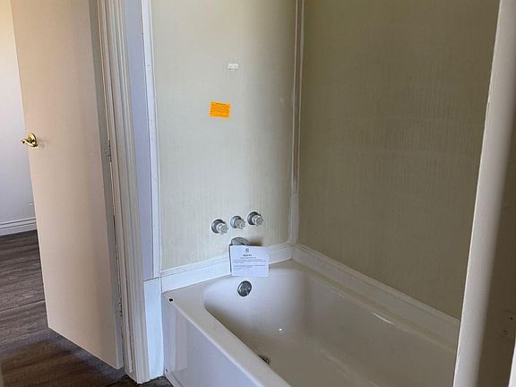 4th image of 720 Spring Valley Pkwy