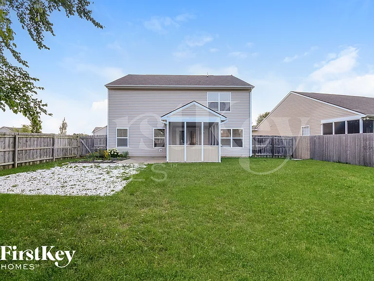 15490 Farmland Ct — Photo 18