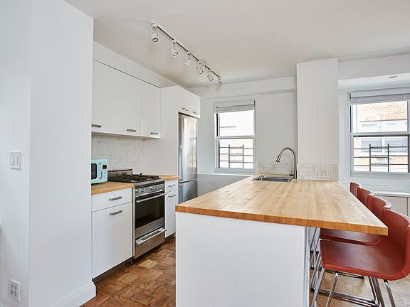 4th image of 123 E 75th St APT 16A