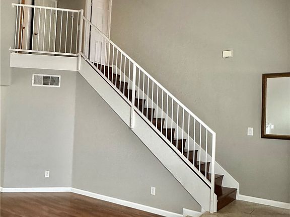 4th image of 1619 Hennepin Dr
