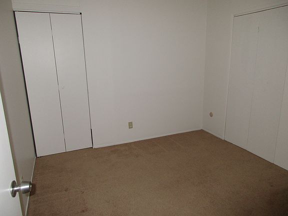 4th image of 973 Valencia Ct