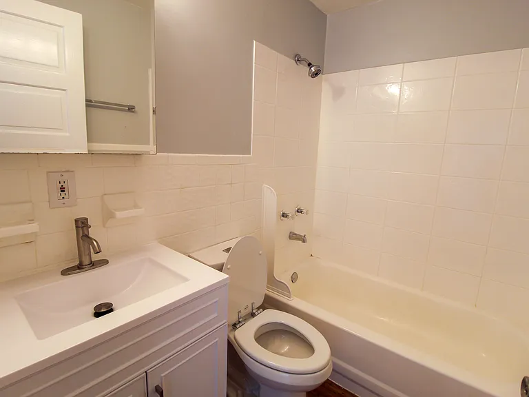 On-suite bathroom