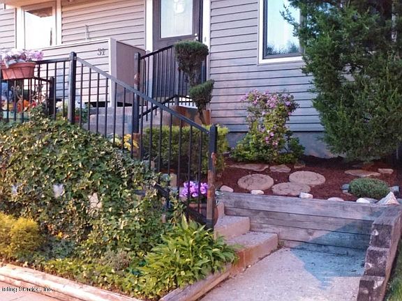 2nd image of 31 Arrowood Ct