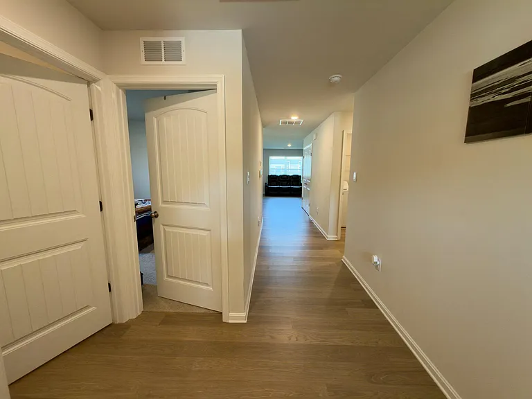 61 New England Dr — Photo 3