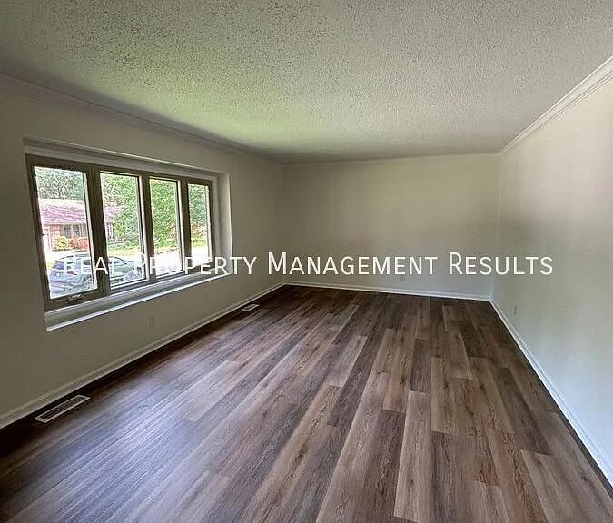 5041 E Sherwood Dr — Photo 7
