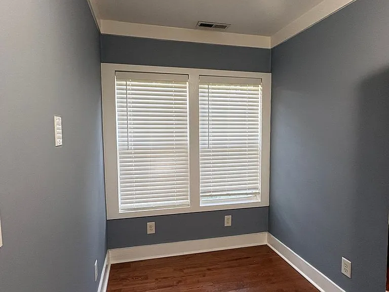940 Julian Rd — Photo 17