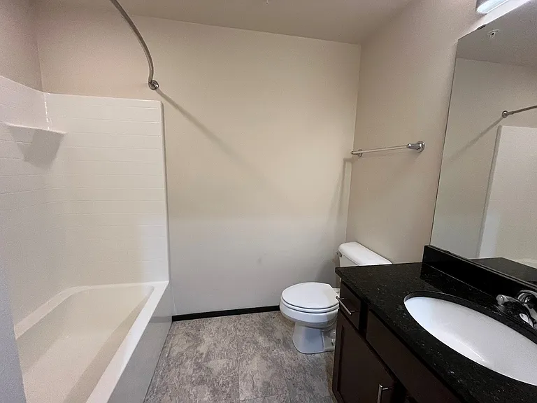 Galaxie High Rise Apartments — Photo 80