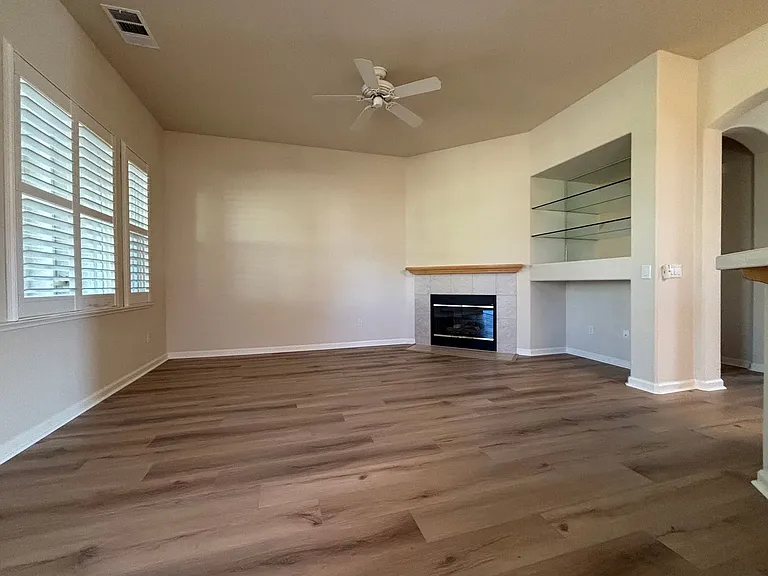 1532 Alton Ln — Photo 9