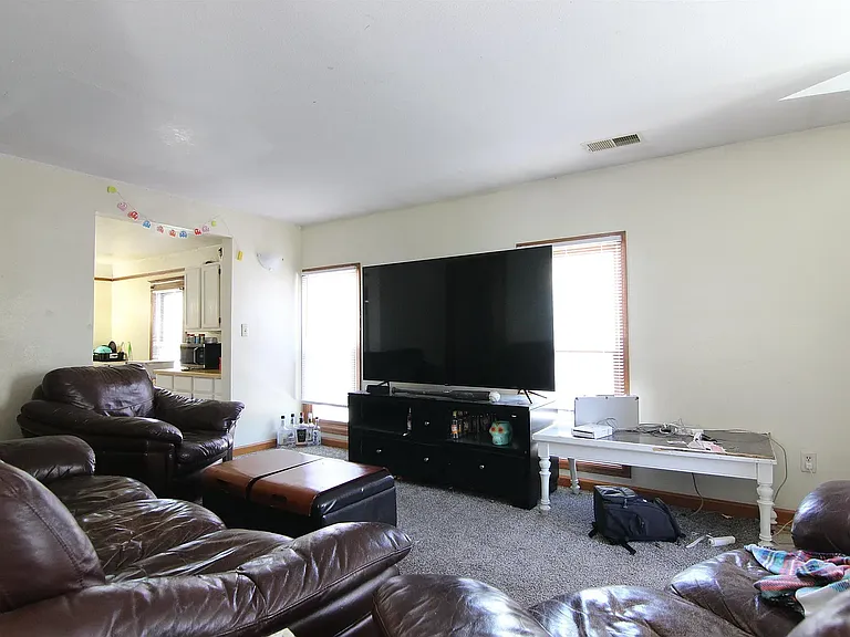 2122 Olive St #2 — Photo 2